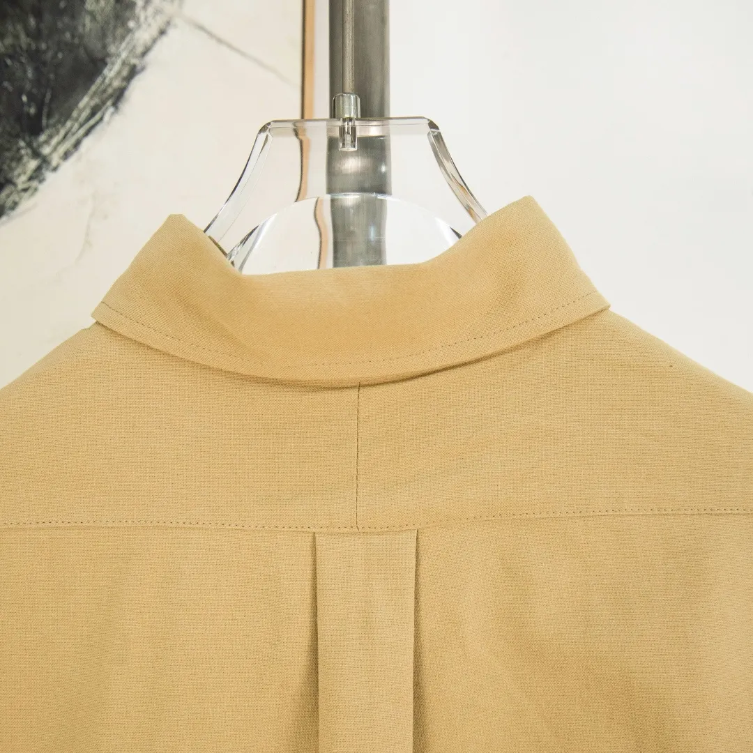 P270 zp version [Exclusive supply] Ralph Lauren/Ralph Lauren's classic evergreen single product 100 cotton Oxford spun old money style casual long-sleeved shirt. 100% restored workmanship. The entire garment is embedded with seams and clean edges. The upper back seams are reorganized for a better fit. ✅ 100 cotton Oxford spun on the face. Pre-wash treatment. The texture is tight and soft. ✅ Custom dyed original pearlescent white bottom buttons. Size partitions. ✅ Special shaped chiffon foil is included in the collar door tube. It is not easy to deform and pull. ✅ RL classic version of the Oxford shirt. The thick and crisp feeling brought by the Oxford cloth. It can be worn alone or as an outer layer. It can be worn in all seasons. It is a must-have item in the wardrobe. Get it with your eyes closed. Color: black, white, pink, blue, carbon gray, khaki, navy blue and red label, dark blue and white label (8 colors) Size: S M L XL Number: WW10973